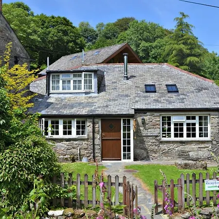 Coombe Mill Holidays Farm stay Bodmin